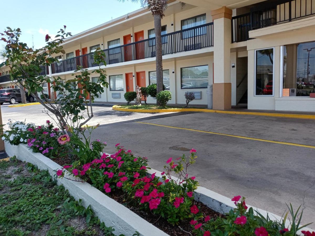 Hole Inn The Wall Hotel - Fort Walton Beach - Sunset Plaza - Nearby Beaches & Hurlburt Esterno foto