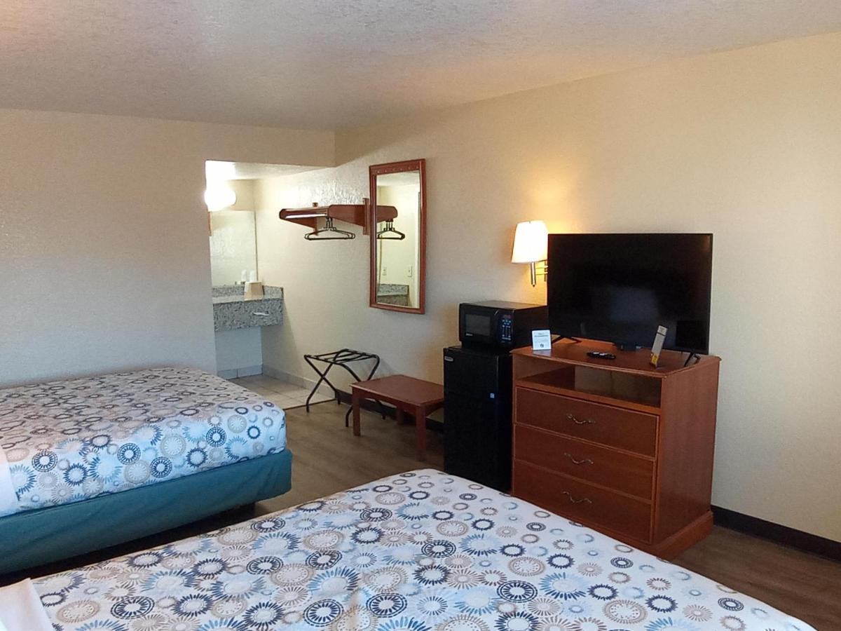 Hole Inn The Wall Hotel - Fort Walton Beach - Sunset Plaza - Nearby Beaches & Hurlburt Esterno foto