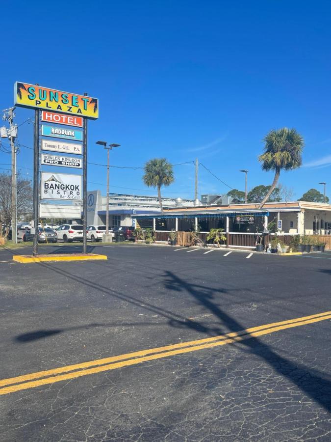 Hole Inn The Wall Hotel - Fort Walton Beach - Sunset Plaza - Nearby Beaches & Hurlburt Esterno foto