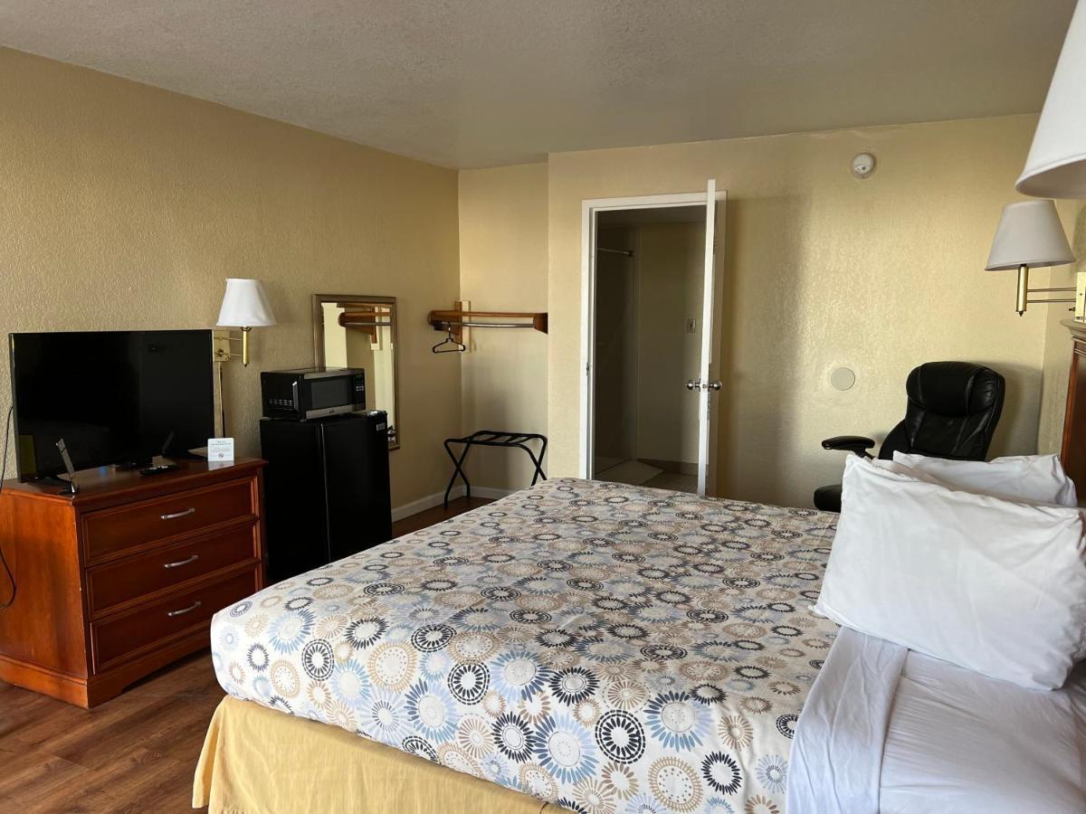 Hole Inn The Wall Hotel - Fort Walton Beach - Sunset Plaza - Nearby Beaches & Hurlburt Esterno foto