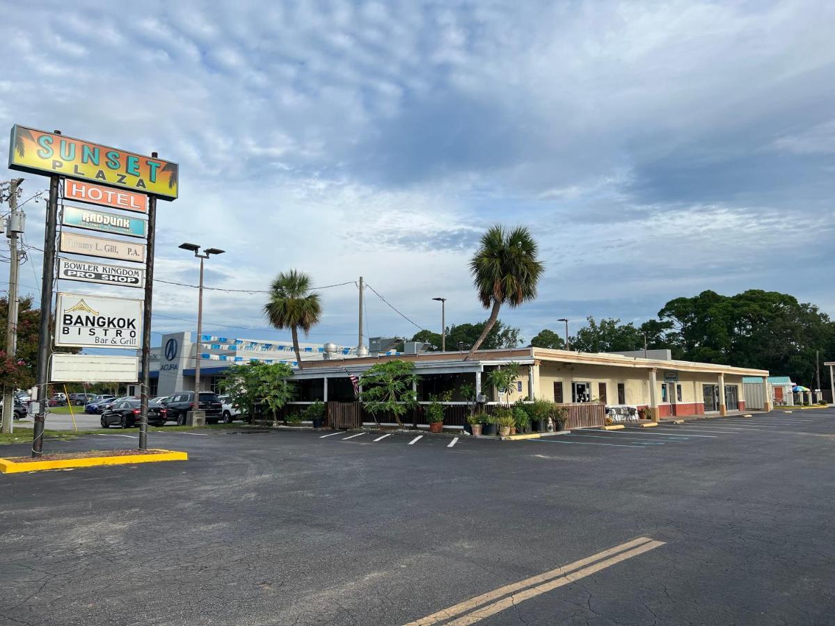 Hole Inn The Wall Hotel - Fort Walton Beach - Sunset Plaza - Nearby Beaches & Hurlburt Esterno foto