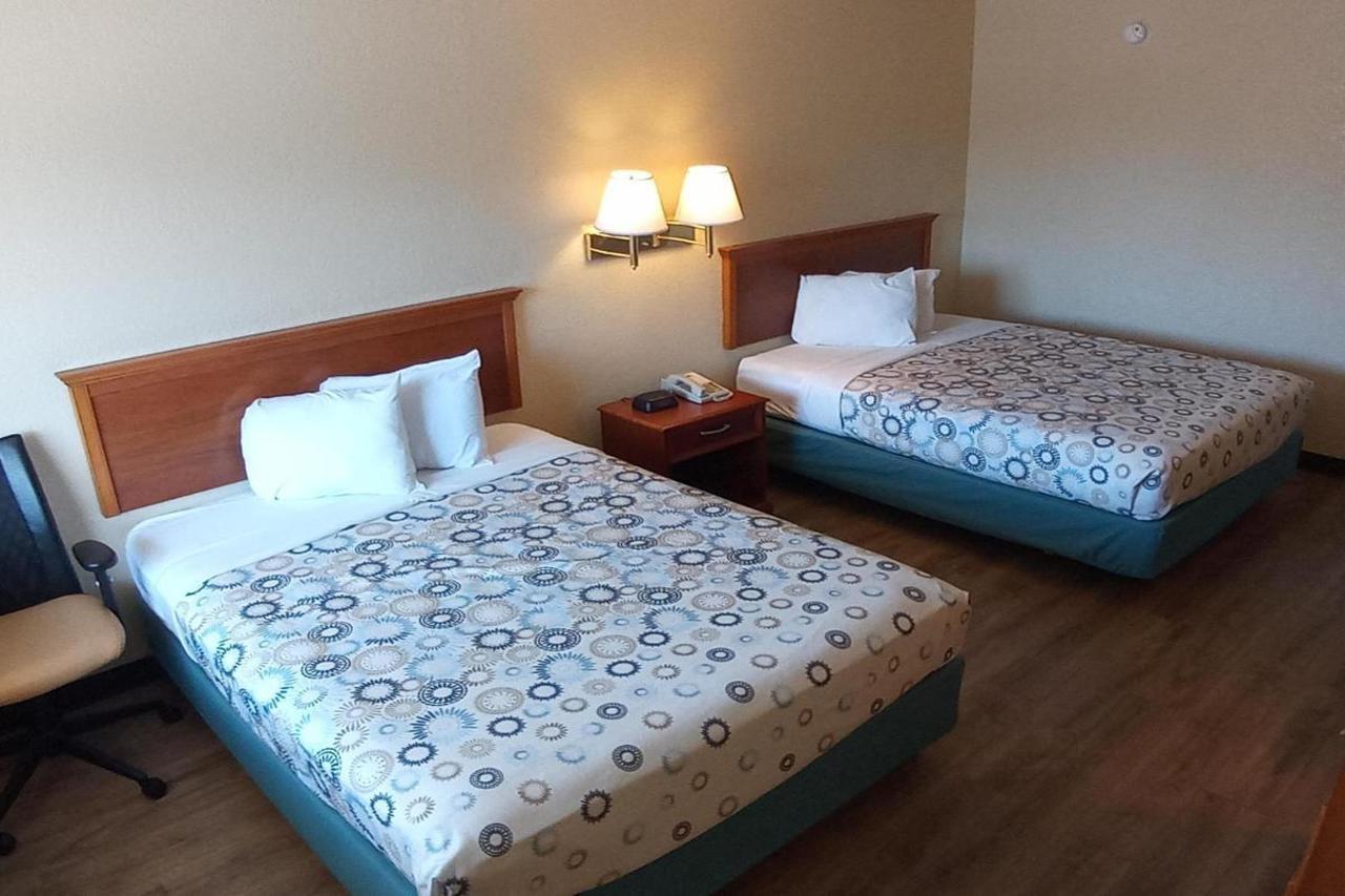 Hole Inn The Wall Hotel - Fort Walton Beach - Sunset Plaza - Nearby Beaches & Hurlburt Esterno foto