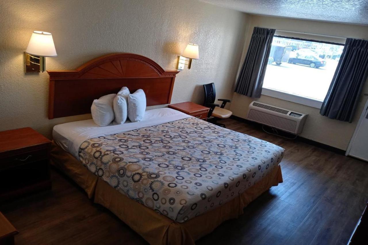 Hole Inn The Wall Hotel - Fort Walton Beach - Sunset Plaza - Nearby Beaches & Hurlburt Esterno foto