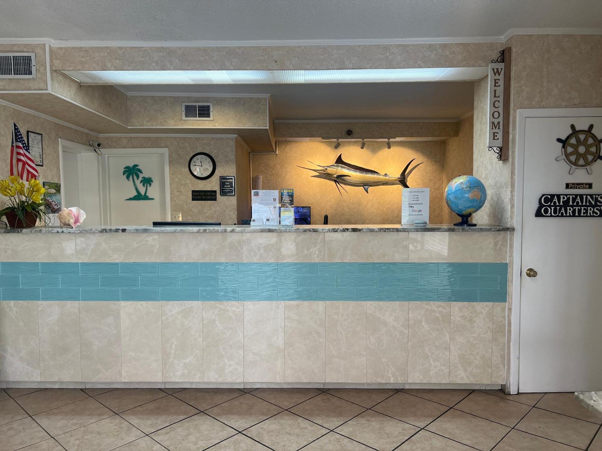 Hole Inn The Wall Hotel - Fort Walton Beach - Sunset Plaza - Nearby Beaches & Hurlburt Esterno foto