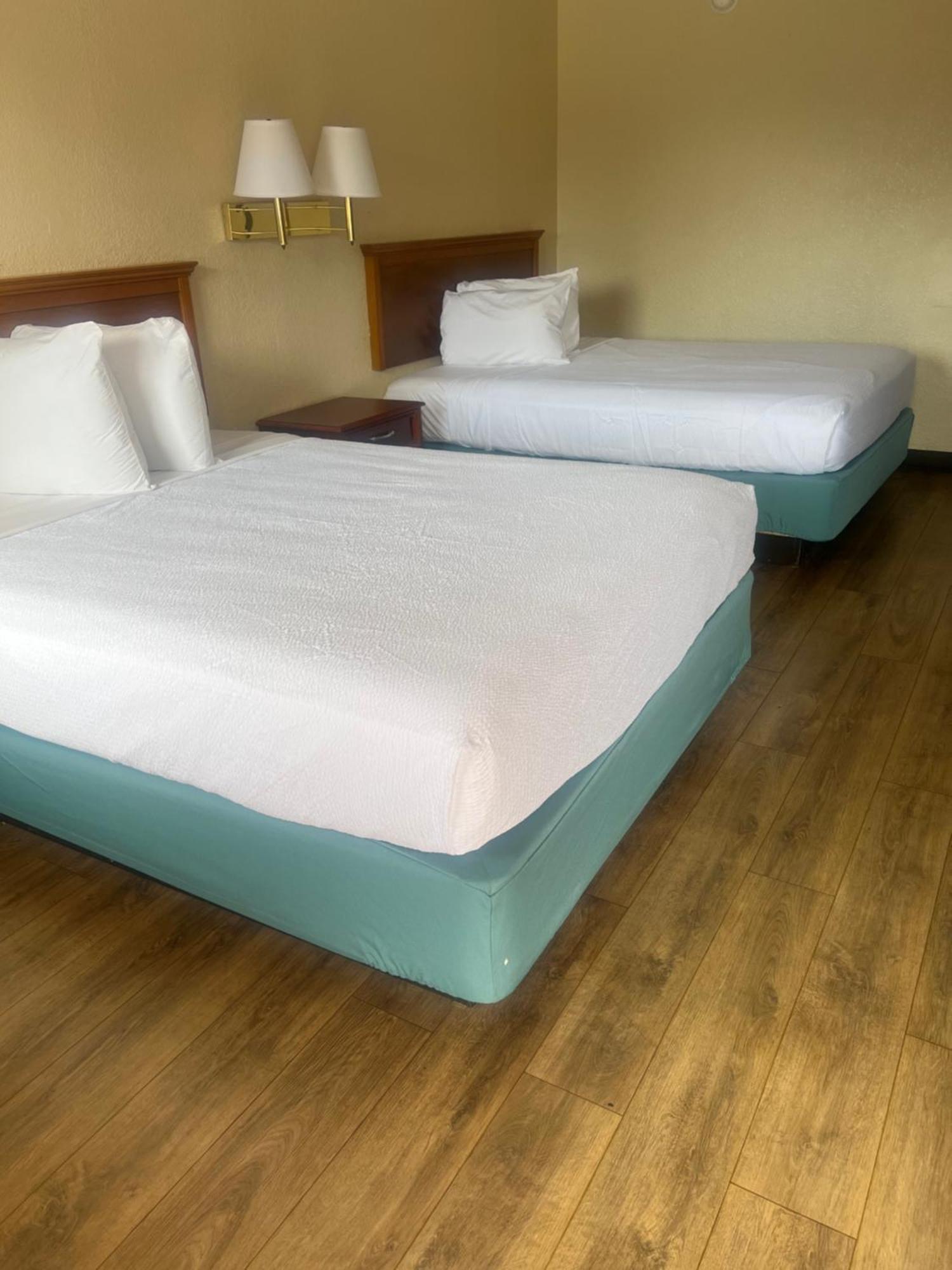 Hole Inn The Wall Hotel - Fort Walton Beach - Sunset Plaza - Nearby Beaches & Hurlburt Esterno foto