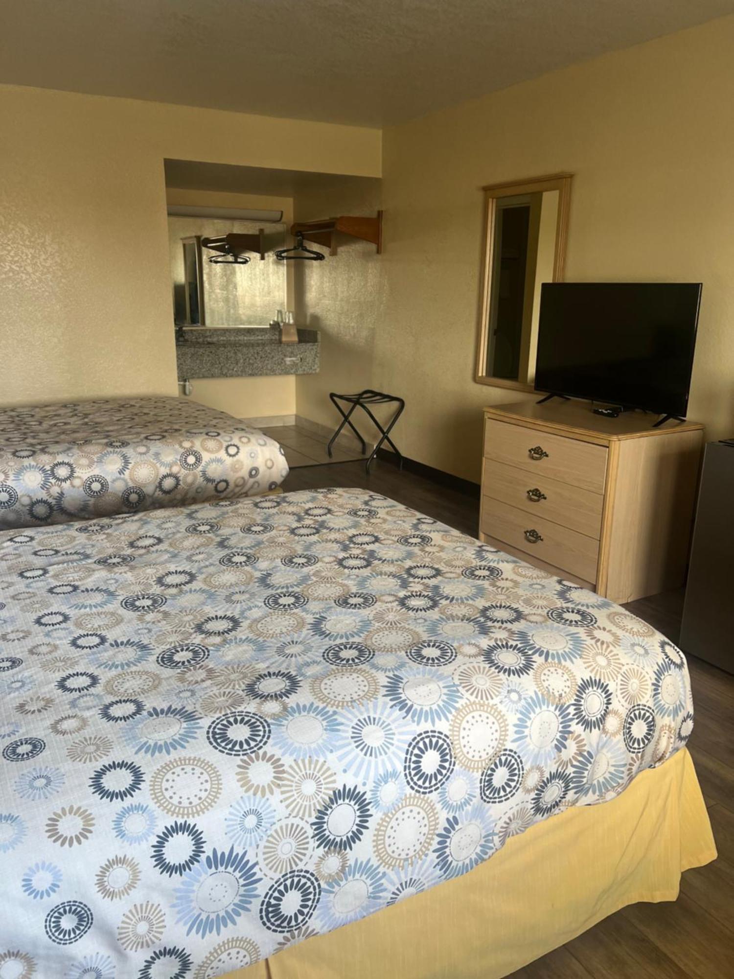 Hole Inn The Wall Hotel - Fort Walton Beach - Sunset Plaza - Nearby Beaches & Hurlburt Esterno foto