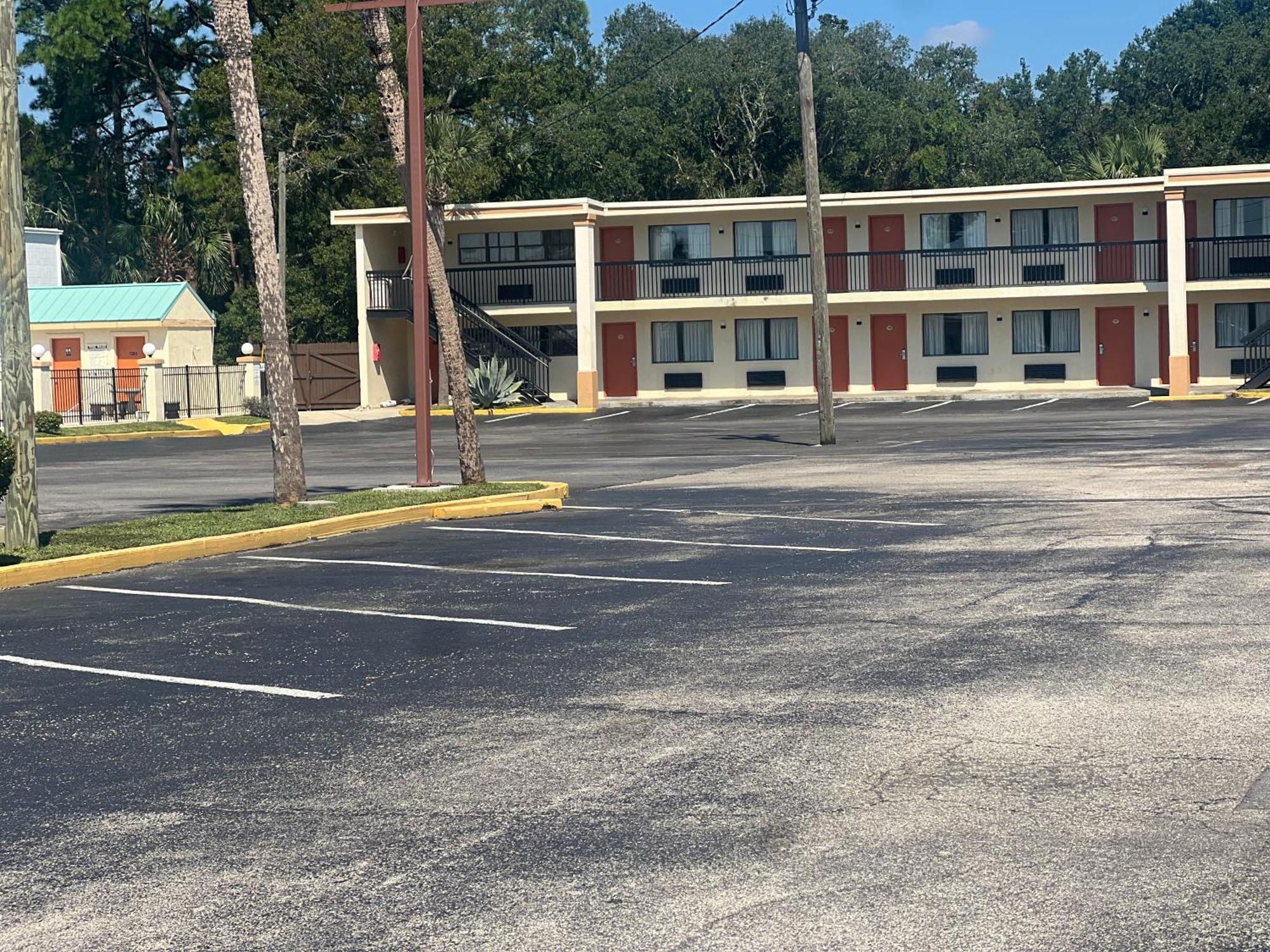Hole Inn The Wall Hotel - Fort Walton Beach - Sunset Plaza - Nearby Beaches & Hurlburt Esterno foto