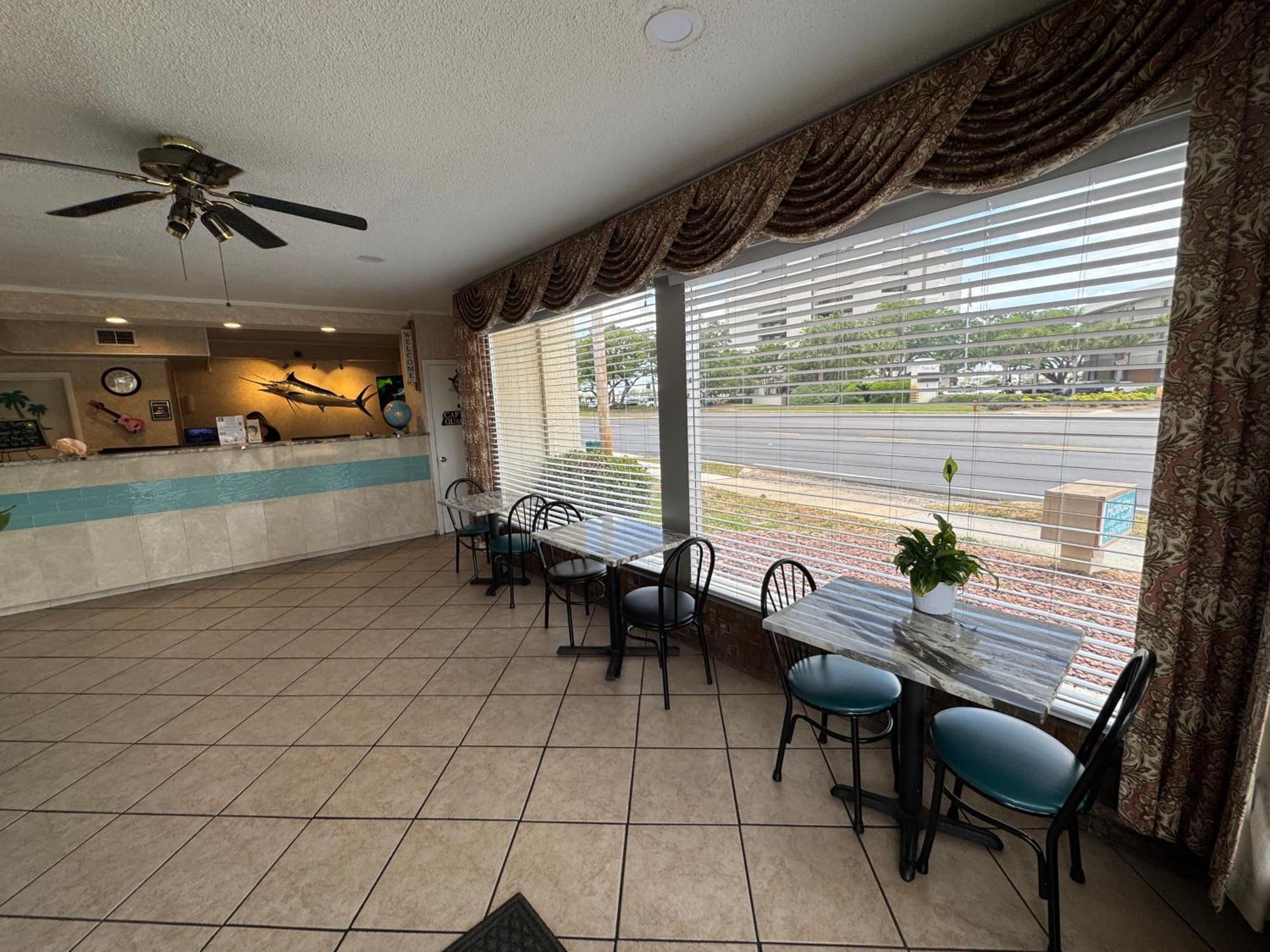 Hole Inn The Wall Hotel - Fort Walton Beach - Sunset Plaza - Nearby Beaches & Hurlburt Esterno foto