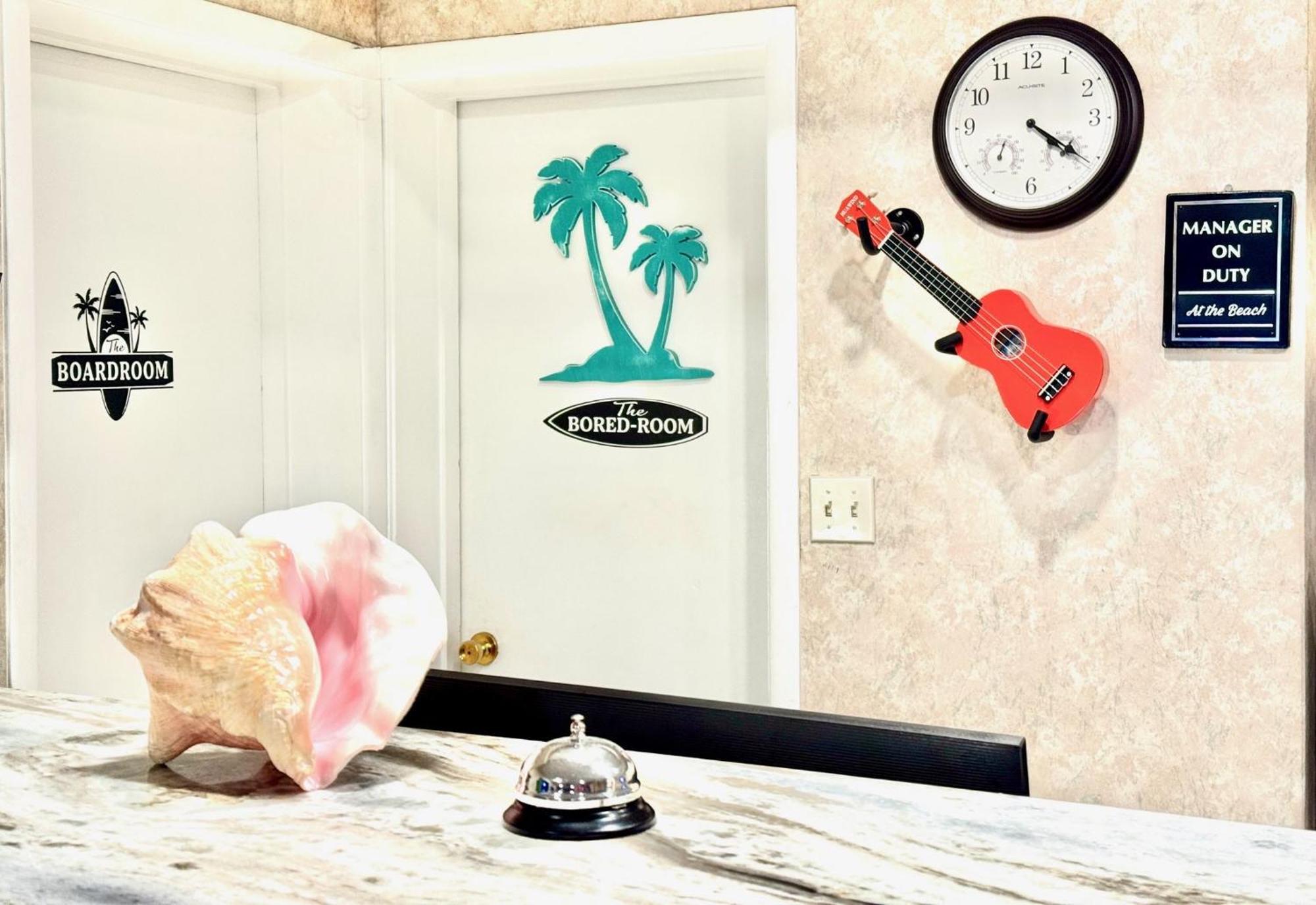 Hole Inn The Wall Hotel - Fort Walton Beach - Sunset Plaza - Nearby Beaches & Hurlburt Esterno foto